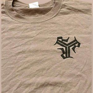 VINTAGE “FAMILY HELPING FAMILY” TEE (XL)